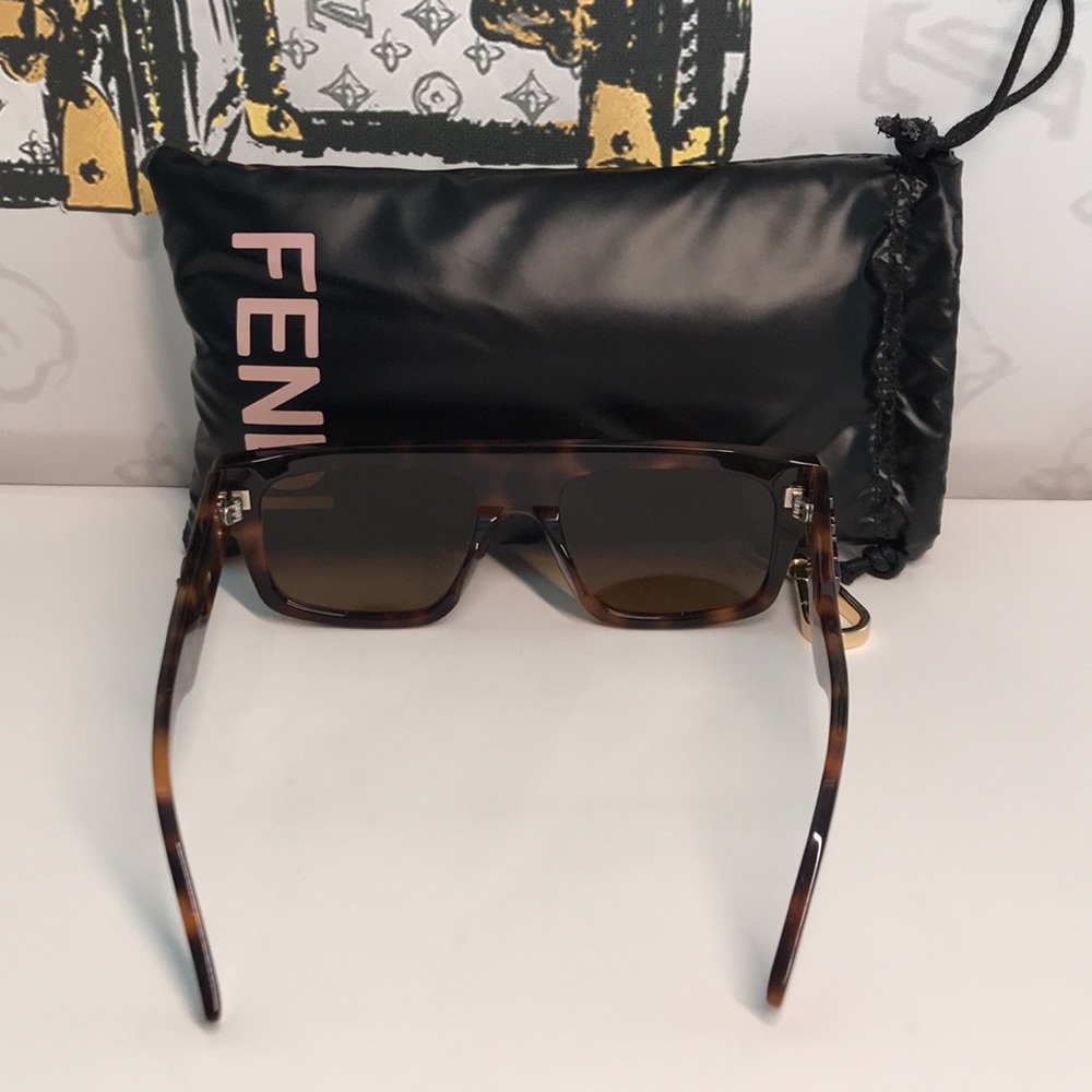 NEW AUTHENTIC Fendi Tortoise Sunglasses FE40091U 53E - Picture 7 of 13
